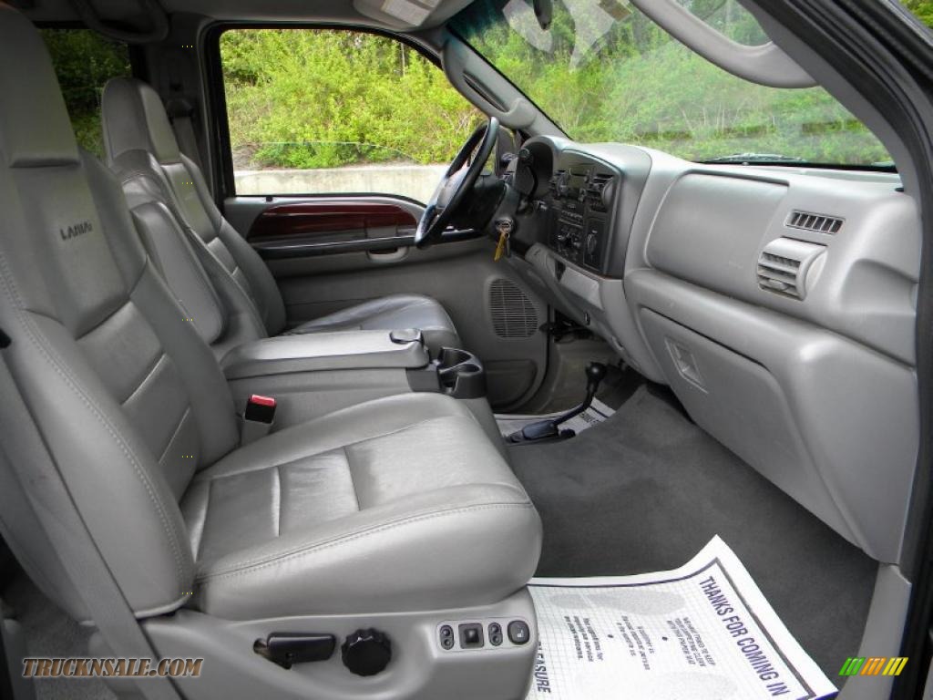 2005 F450 Super Duty Lariat Crew Cab 4x4 Chassis - Dark Green Satin Metallic / Medium Flint photo #52