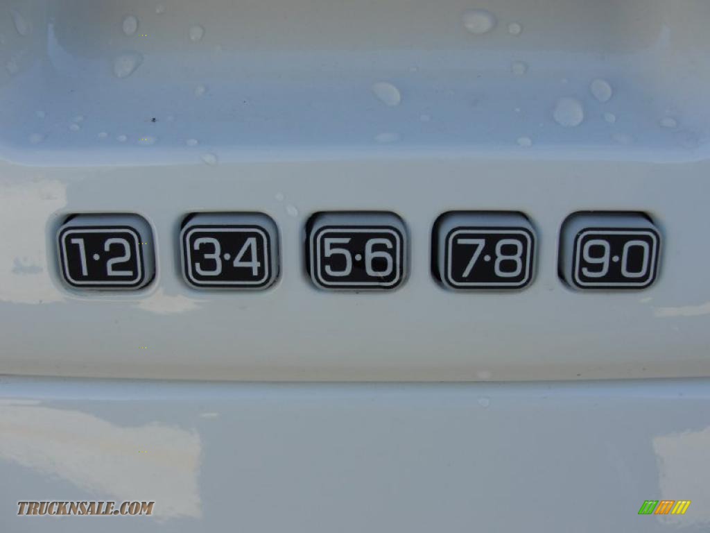 2011 F150 FX4 SuperCrew 4x4 - Oxford White / Black photo #14