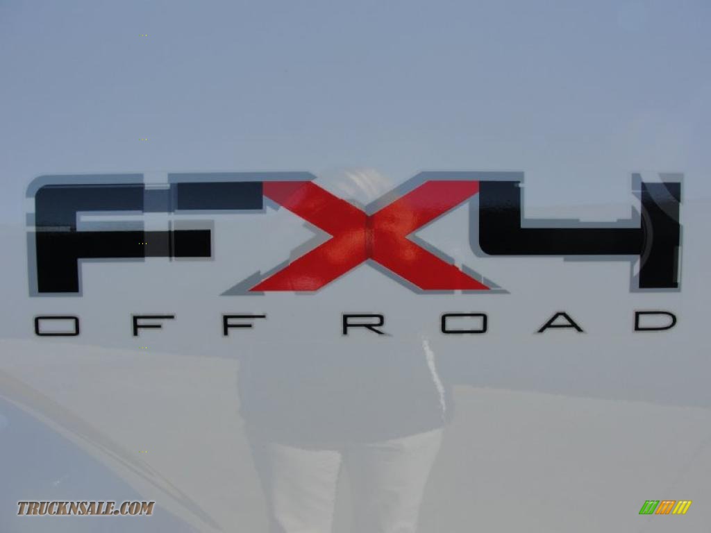 2011 F150 FX4 SuperCrew 4x4 - Oxford White / Black photo #16