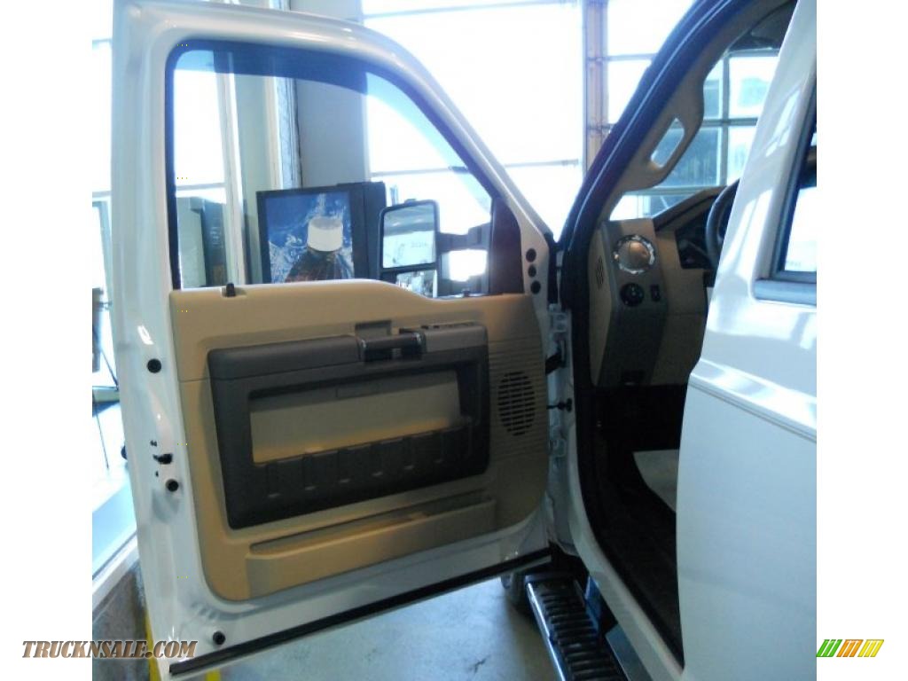 2011 F250 Super Duty Lariat Crew Cab 4x4 - White Platinum Metallic Tri-Coat / Adobe Beige photo #14