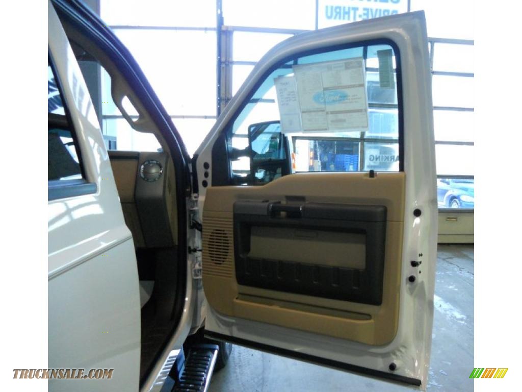 2011 F250 Super Duty Lariat Crew Cab 4x4 - White Platinum Metallic Tri-Coat / Adobe Beige photo #17