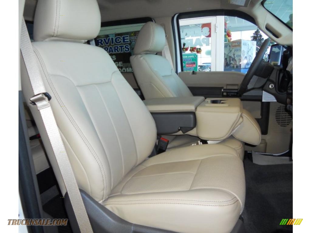 2011 F250 Super Duty Lariat Crew Cab 4x4 - White Platinum Metallic Tri-Coat / Adobe Beige photo #19