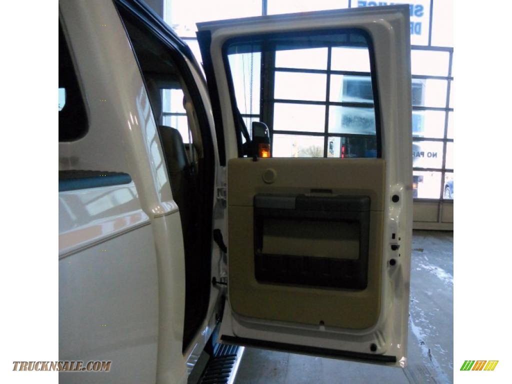 2011 F250 Super Duty Lariat Crew Cab 4x4 - White Platinum Metallic Tri-Coat / Adobe Beige photo #21