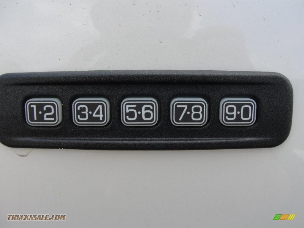 2011 F350 Super Duty King Ranch Crew Cab 4x4 Dually - White Platinum Tri-Coat Metallic / Chaparral Leather photo #16