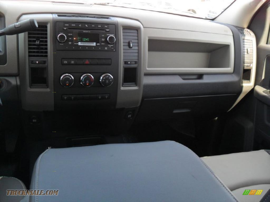 2011 Ram 4500 HD SLT Crew Cab 4x4 Chassis - Bright White / Dark Slate/Medium Graystone photo #18