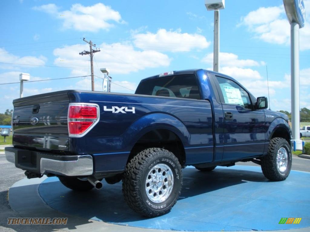 2011 Ford F150 XLT Regular Cab 4x4 in Dark Blue Pearl Metallic photo 3