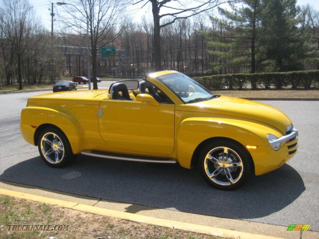 2005 Chevrolet SSR in Slingshot Yellow photo 6 118465 Truck N' Sale