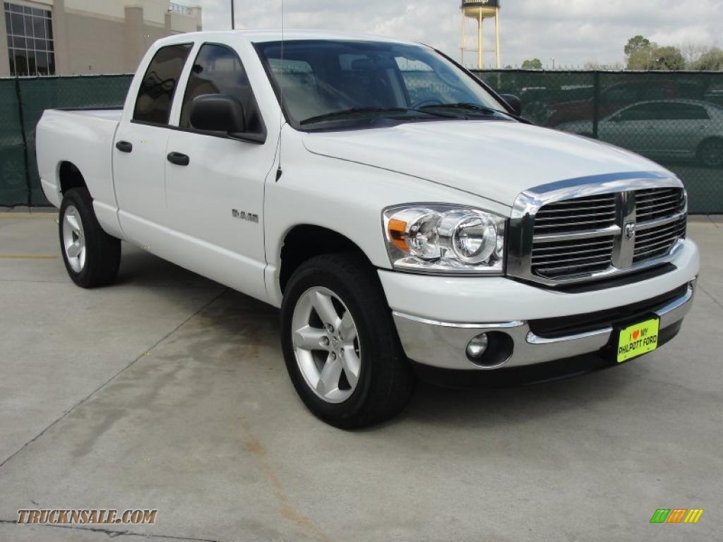 2008 Dodge Ram 1500 Lone Star Edition Quad Cab 4x4 in Bright White