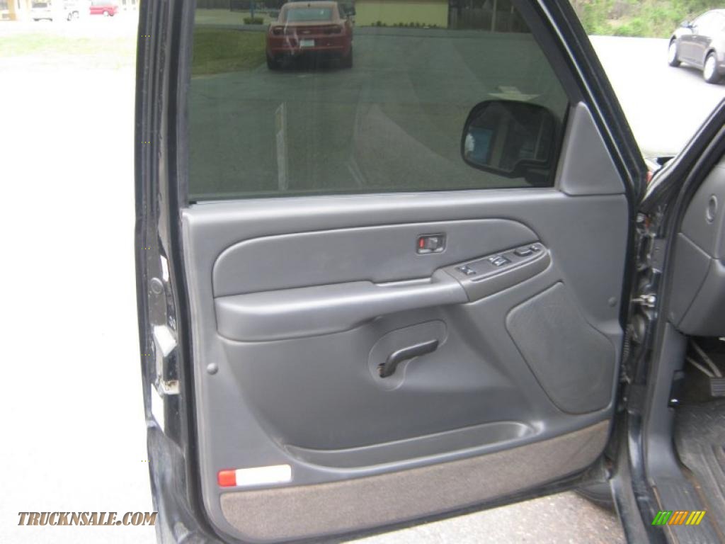 2005 Silverado 1500 LS Regular Cab - Black / Dark Charcoal photo #15