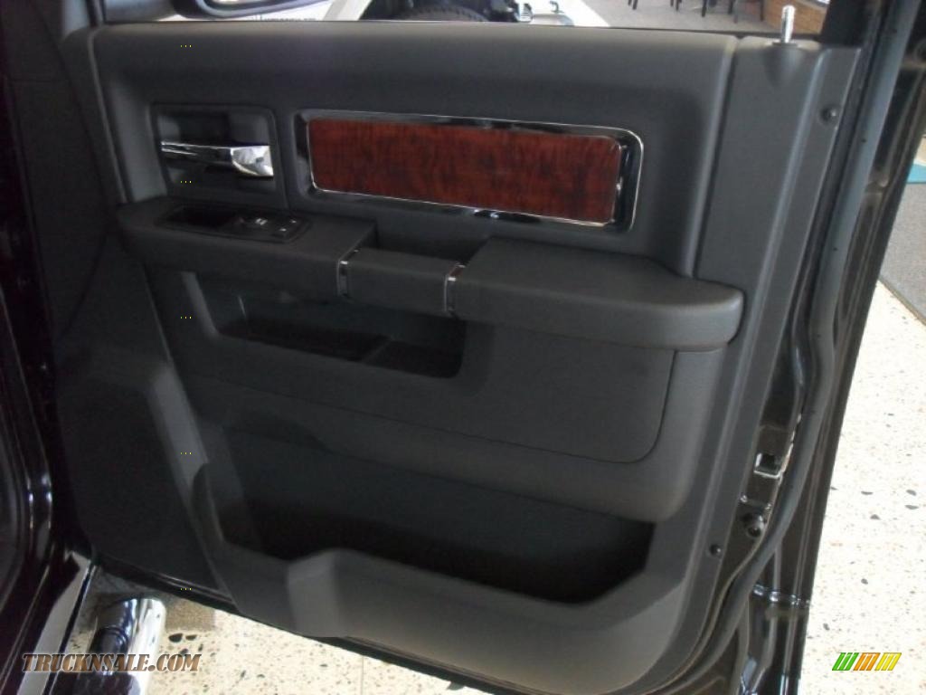 2011 Ram 1500 Laramie Quad Cab 4x4 - Brilliant Black Crystal Pearl / Dark Slate Gray photo #25