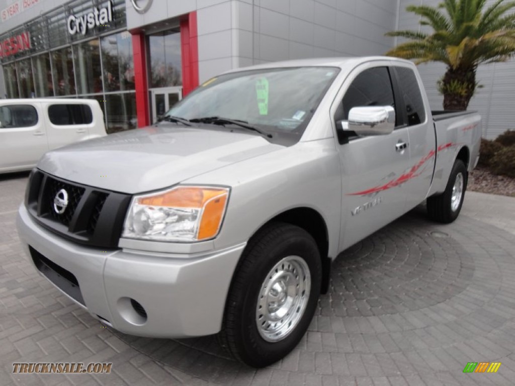 Radiant Silver / Charcoal Nissan Titan S King Cab