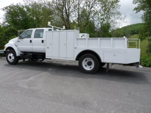 Oxford White 2001 Ford F750 Super Duty XL Crew Cab Utility Truck Oxford White 2001 Ford F750 Super Duty XL Crew Cab Utility Truck