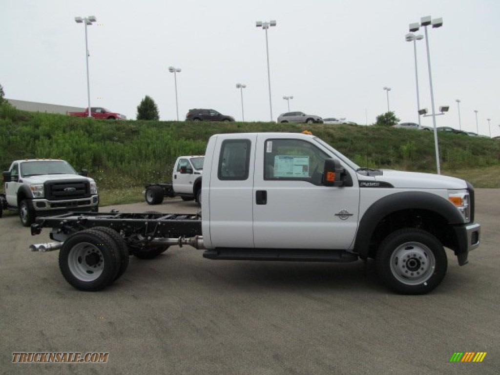 2012 F450 Super Duty XL Regular Cab Chassis 4x4 - Oxford White / Steel photo #2