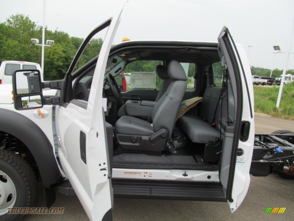 2012 F450 Super Duty XL Regular Cab Chassis 4x4 - Oxford White / Steel photo #15
