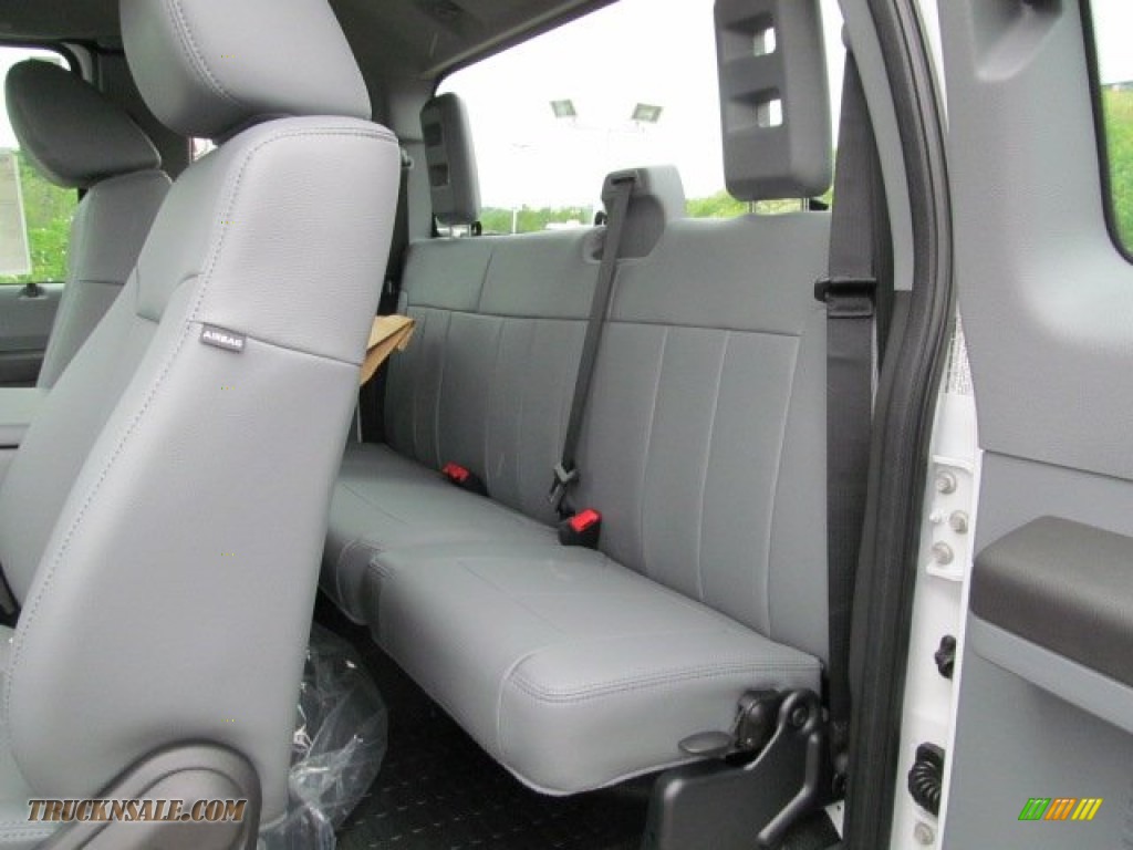 2012 F450 Super Duty XL Regular Cab Chassis 4x4 - Oxford White / Steel photo #16