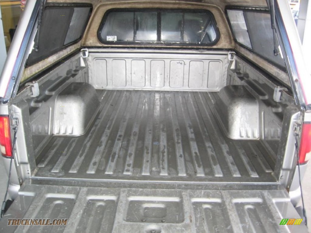 2002 S10 LS Extended Cab - Light Pewter Metallic / Graphite photo #13