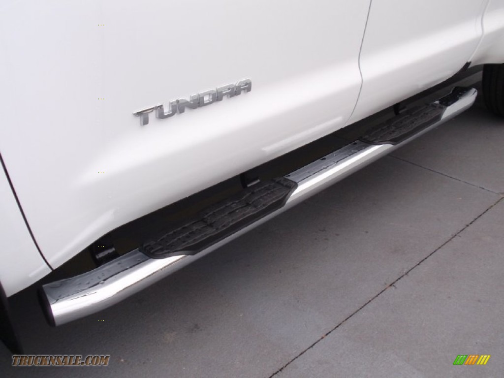 2014 Tundra SR5 Double Cab - Super White / Graphite photo #15