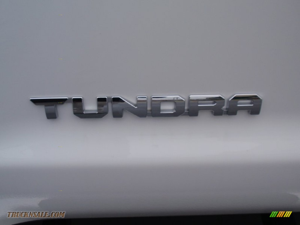 2014 Tundra SR5 Double Cab - Super White / Black photo #14