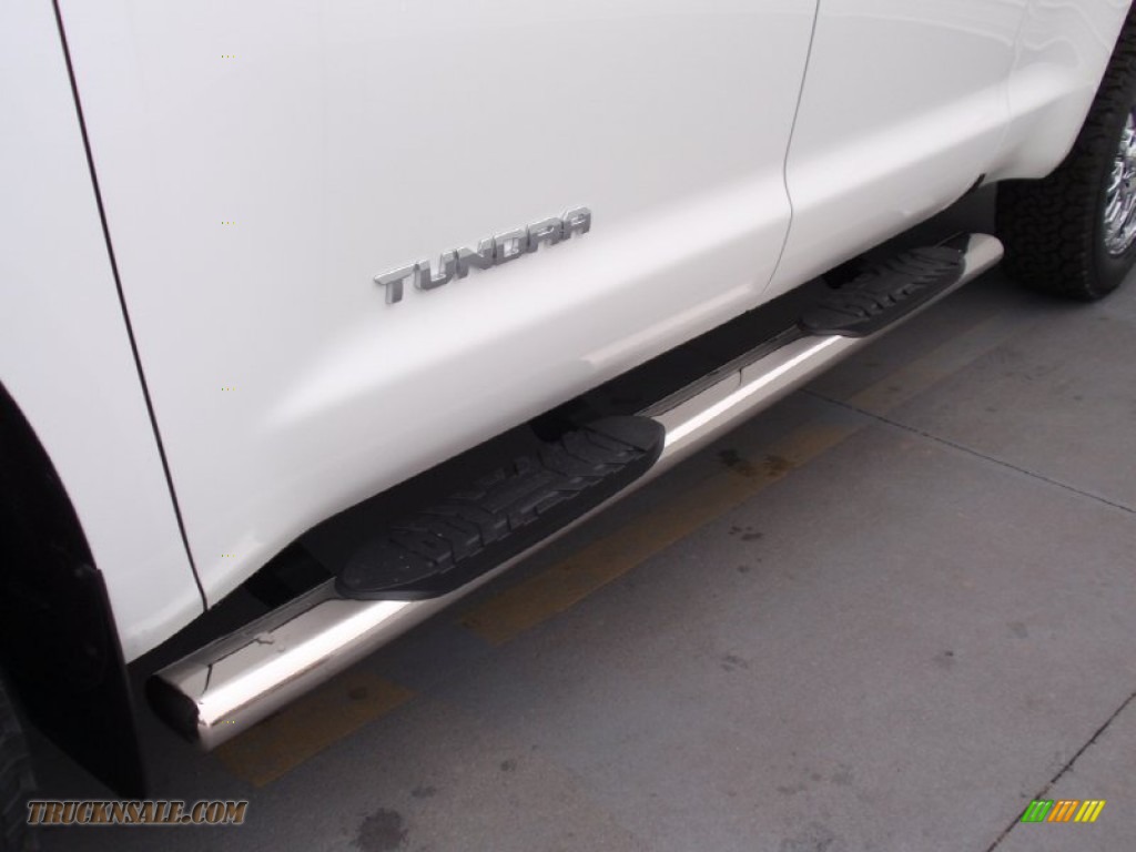 2014 Tundra SR5 Double Cab - Super White / Black photo #15