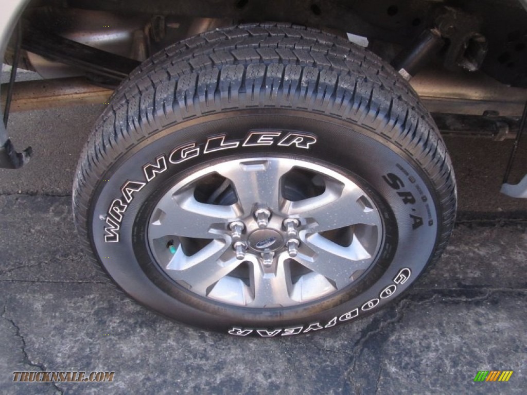 2013 F150 STX Regular Cab 4x4 - Ingot Silver Metallic / Steel Gray photo #3