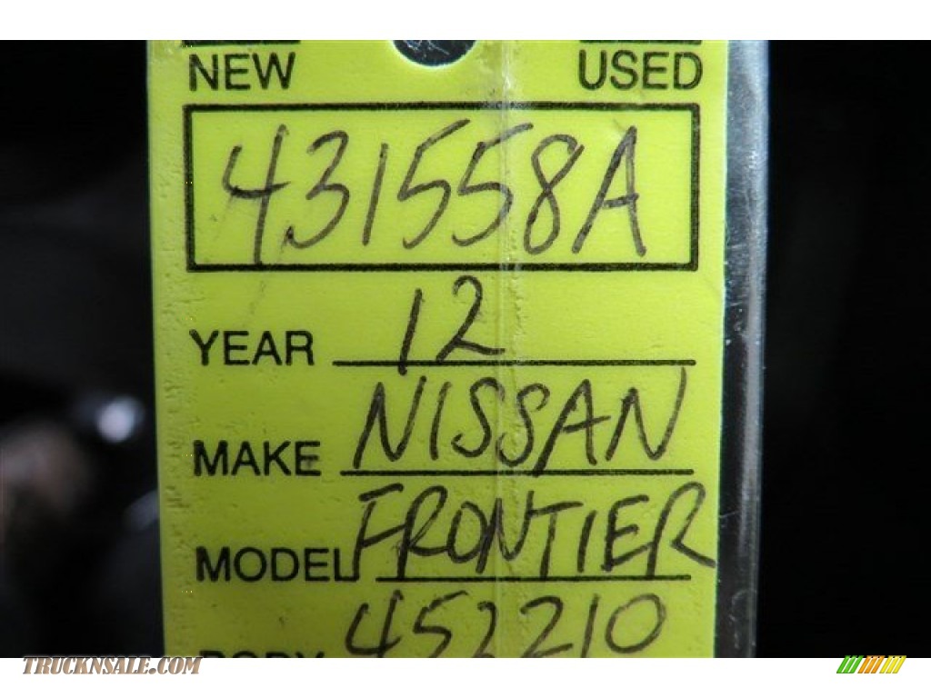 2012 Frontier Pro-4X Crew Cab 4x4 - Super Black / Pro 4X Graphite/Red photo #18