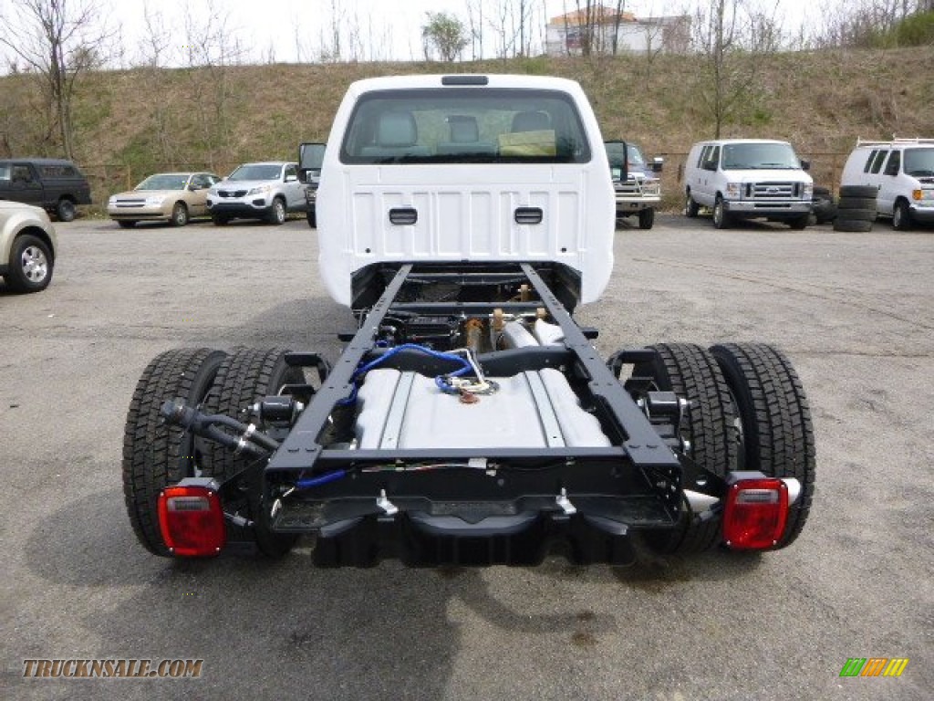 2015 F450 Super Duty XL Regular Cab 4x4 Chassis - Oxford White / Steel photo #4
