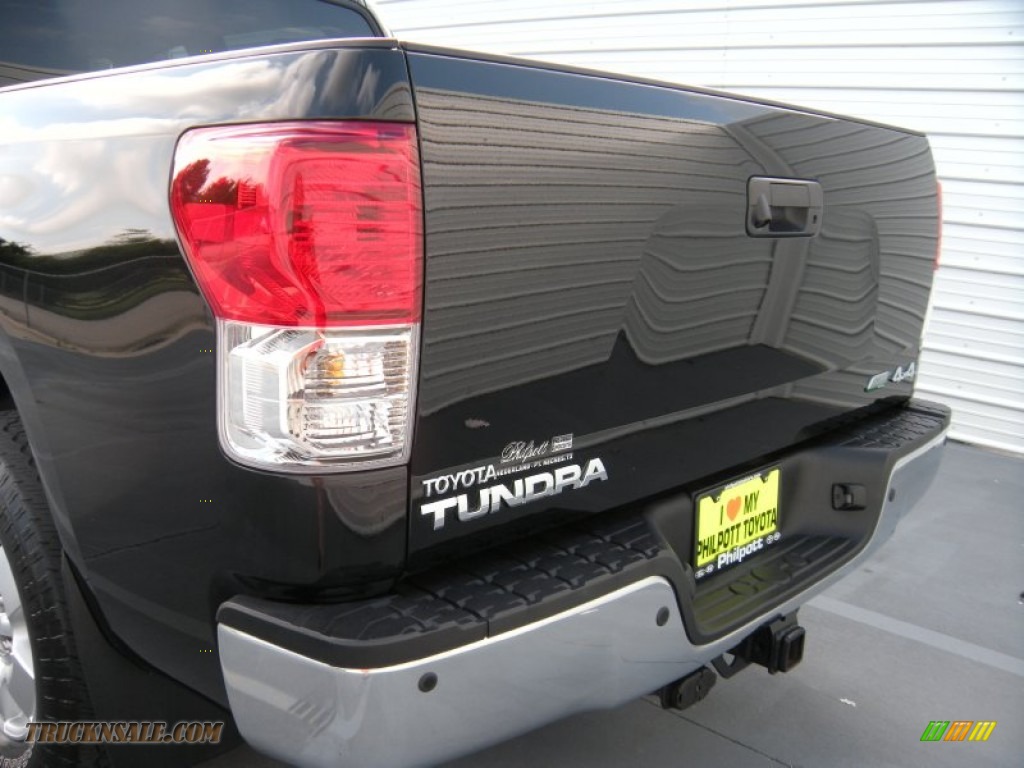 2012 Tundra Limited CrewMax 4x4 - Black / Graphite photo #24