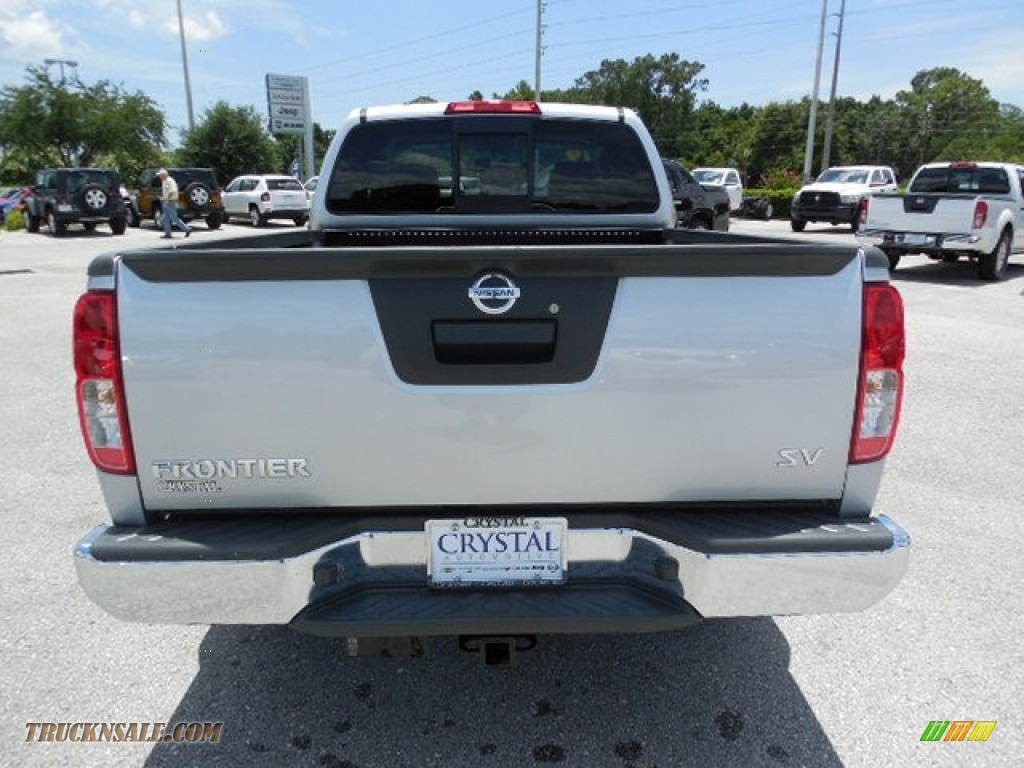 2014 Frontier SV King Cab - Brilliant Silver / Steel photo #7