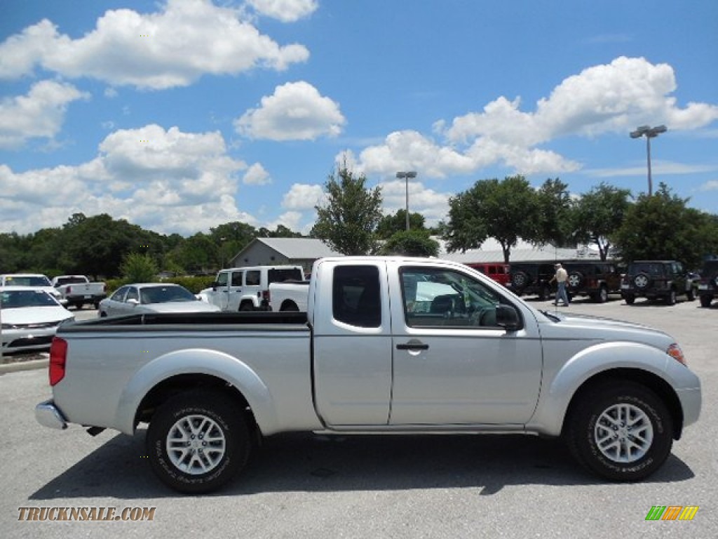 2014 Frontier SV King Cab - Brilliant Silver / Steel photo #9