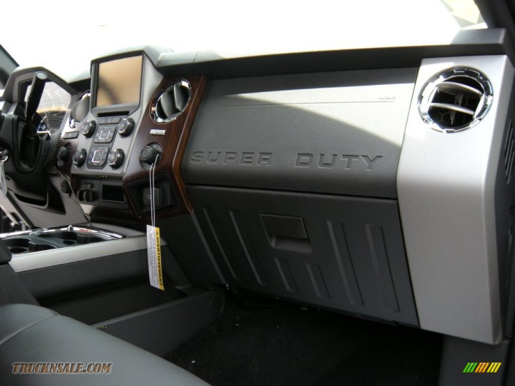 2015 F250 Super Duty Lariat Crew Cab 4x4 - Magnetic / Black photo #20