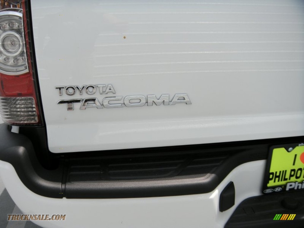 2014 Tacoma V6 SR5 Double Cab 4x4 - Super White / Graphite photo #15