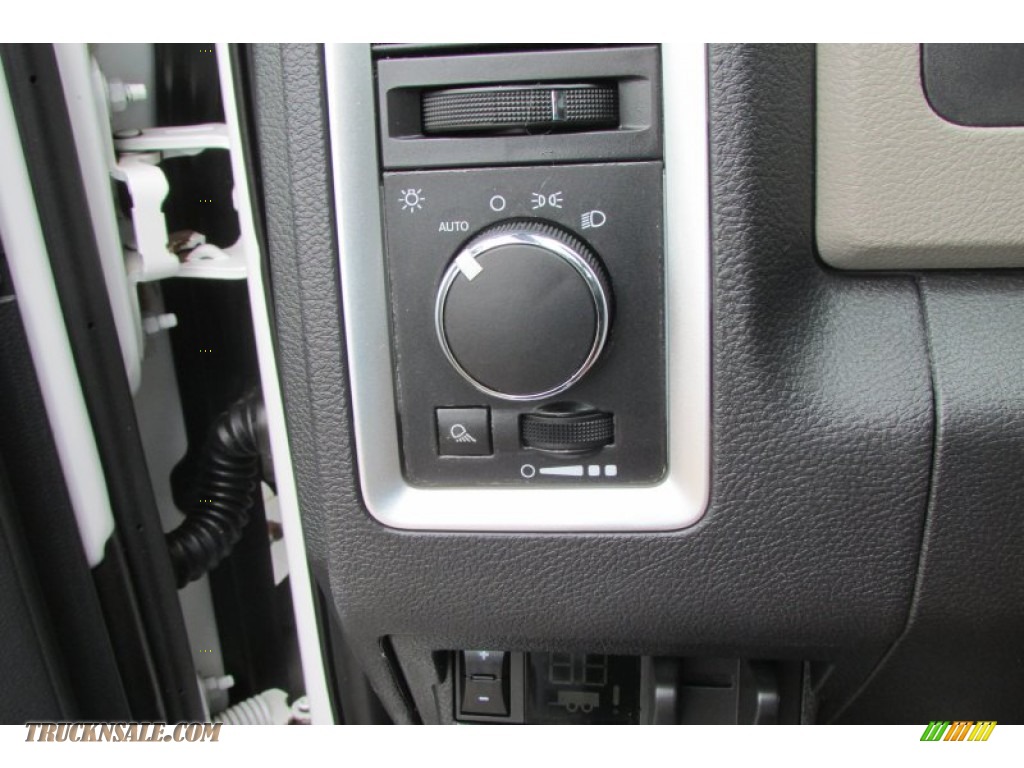 2012 Ram 2500 HD SLT Crew Cab 4x4 - Bright White / Dark Slate/Medium Graystone photo #32