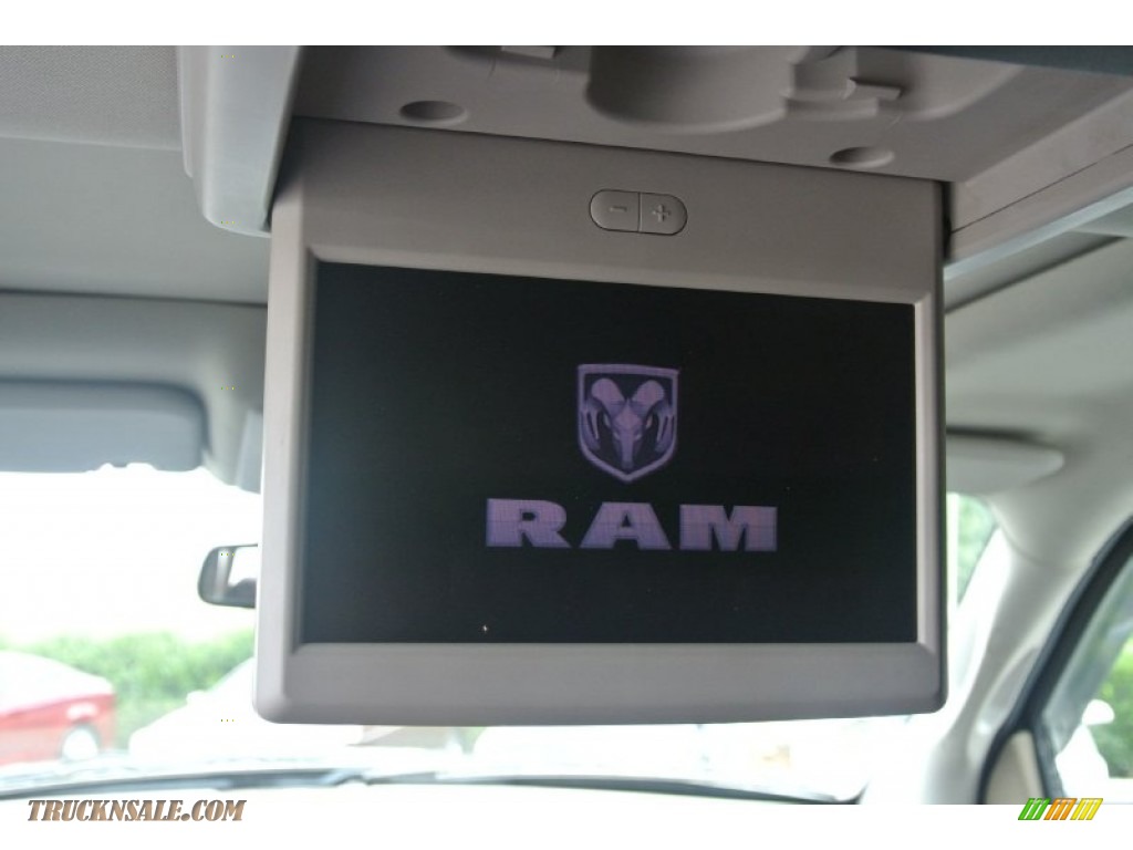 2011 Ram 2500 HD Laramie Longhorn Mega Cab 4x4 - Sagebrush Pearl / Light Pebble Beige/Bark Brown photo #21