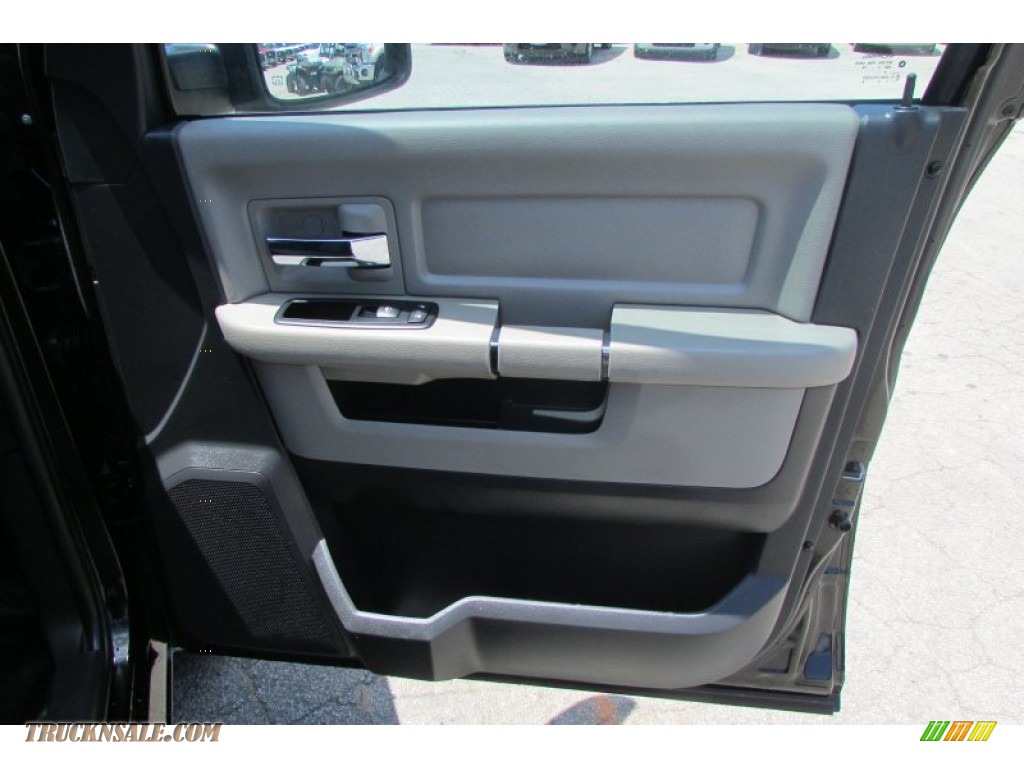 2011 Ram 1500 SLT Quad Cab 4x4 - Brilliant Black Crystal Pearl / Dark Slate Gray/Medium Graystone photo #17