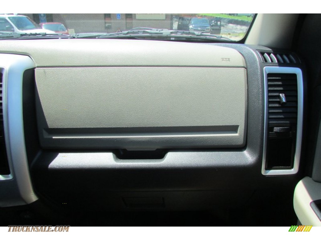 2011 Ram 1500 SLT Quad Cab 4x4 - Brilliant Black Crystal Pearl / Dark Slate Gray/Medium Graystone photo #23