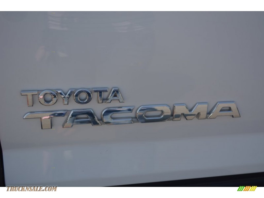 2012 Tacoma Regular Cab 4x4 - Super White / Graphite photo #20