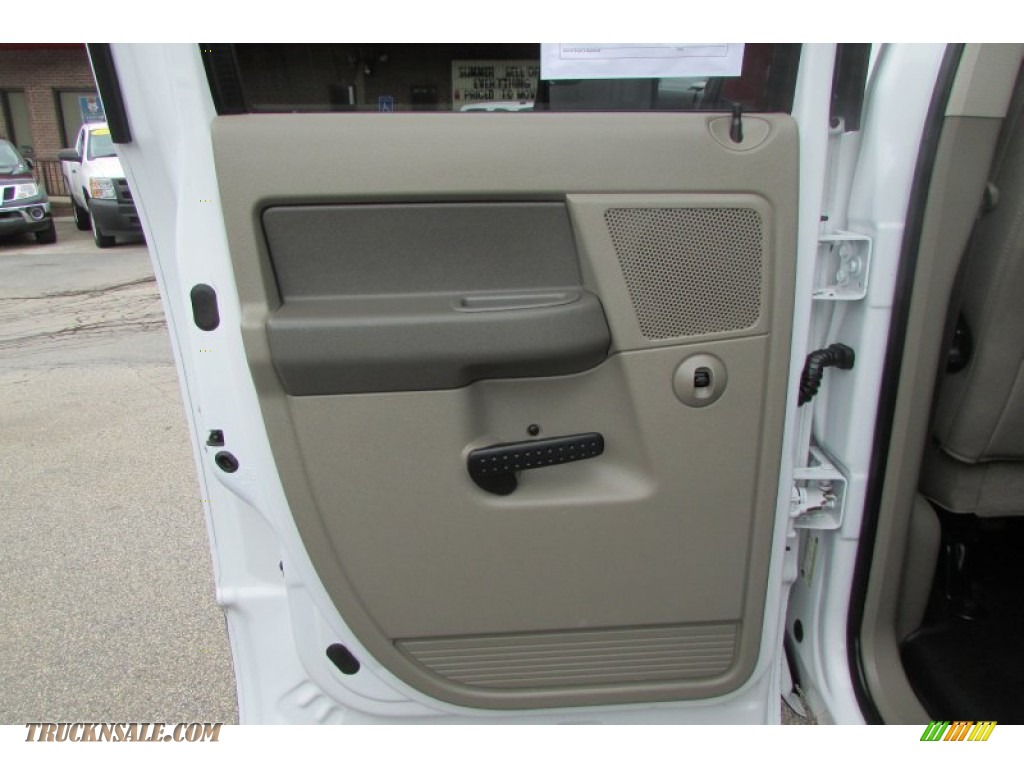 2009 Ram 2500 SLT Quad Cab 4x4 - Bright White / Medium Slate Gray photo #42