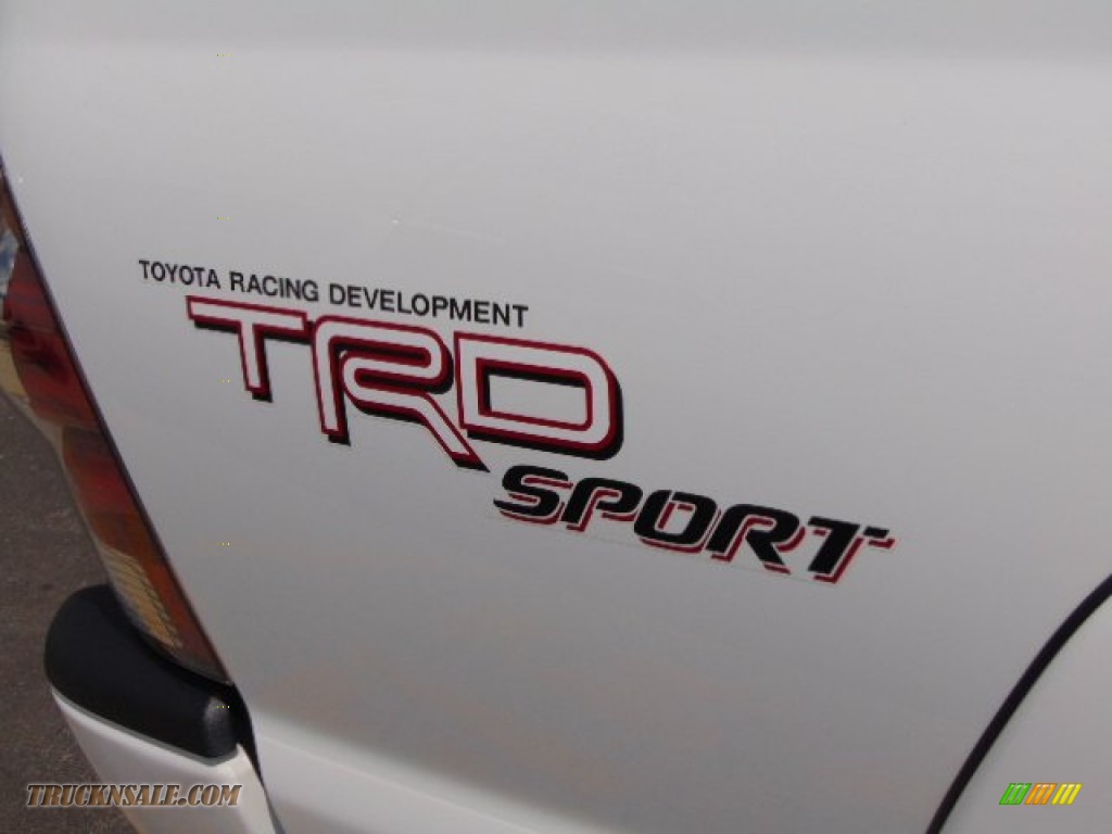 2013 Tacoma V6 TRD Sport Double Cab 4x4 - Super White / Graphite photo #4