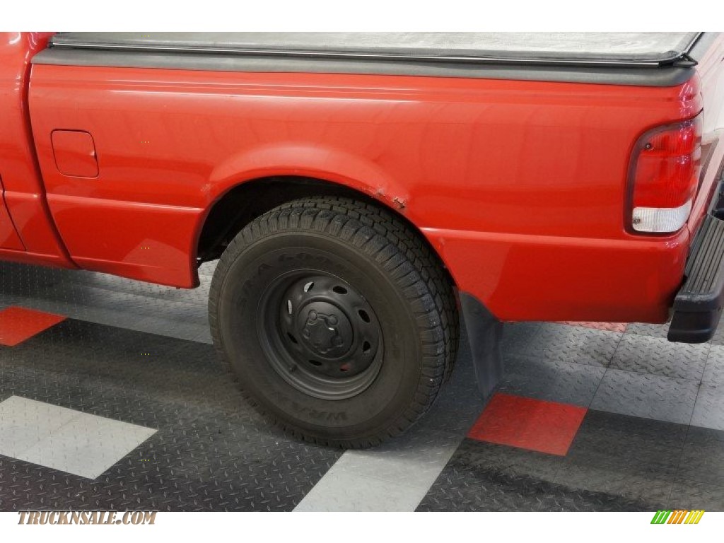 2000 Ranger XL Regular Cab - Bright Red / Medium Graphite photo #56