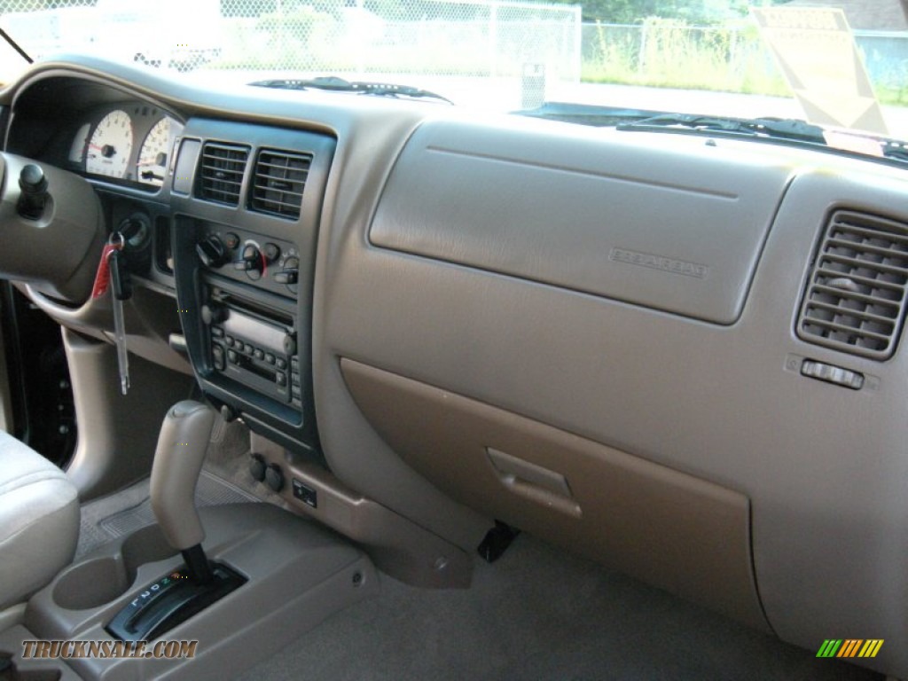 2004 Tacoma V6 PreRunner Double Cab - Imperial Jade Mica / Oak photo #24