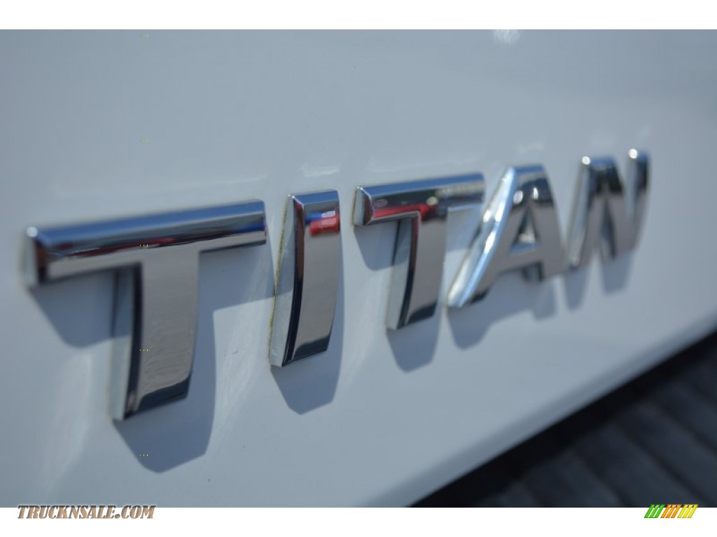 2012 Titan SL Crew Cab 4x4 - Blizzard White / Almond photo #28