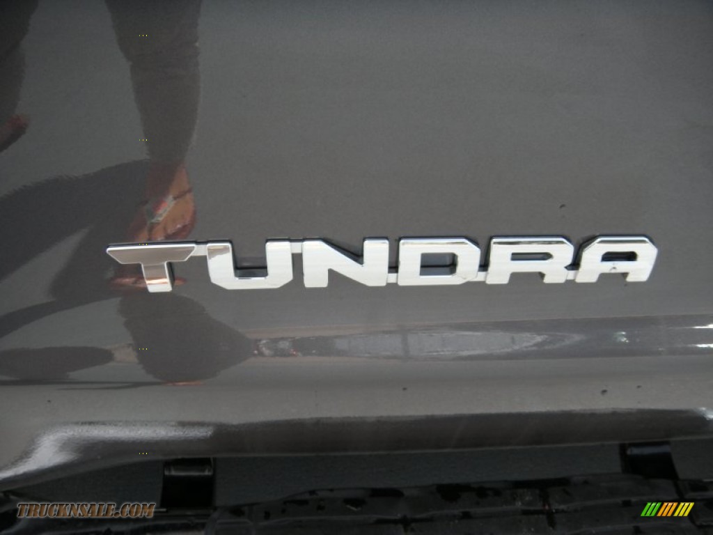 2014 Tundra SR5 Crewmax - Magnetic Gray Metallic / Black photo #15