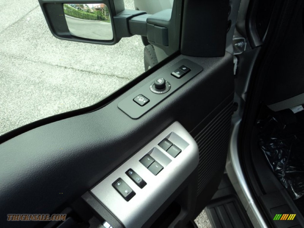 2015 F550 Super Duty Lariat Crew Cab 4x4 Chassis - Ingot Silver Metallic / Black photo #21