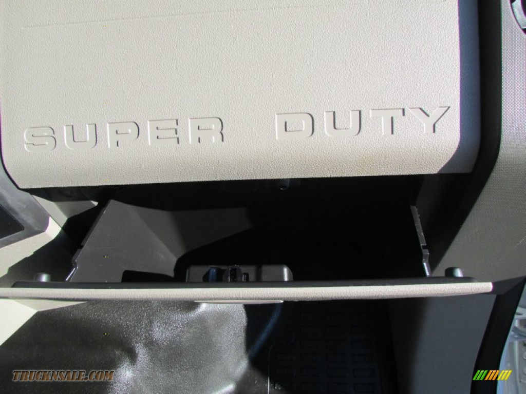 2010 F250 Super Duty XL SuperCab 4x4 - Oxford White / Medium Stone photo #21
