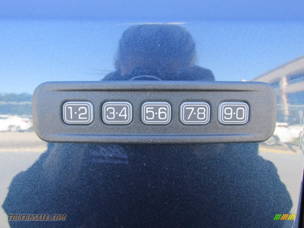 2015 F250 Super Duty Lariat Crew Cab 4x4 - Blue Jeans / Black photo #15