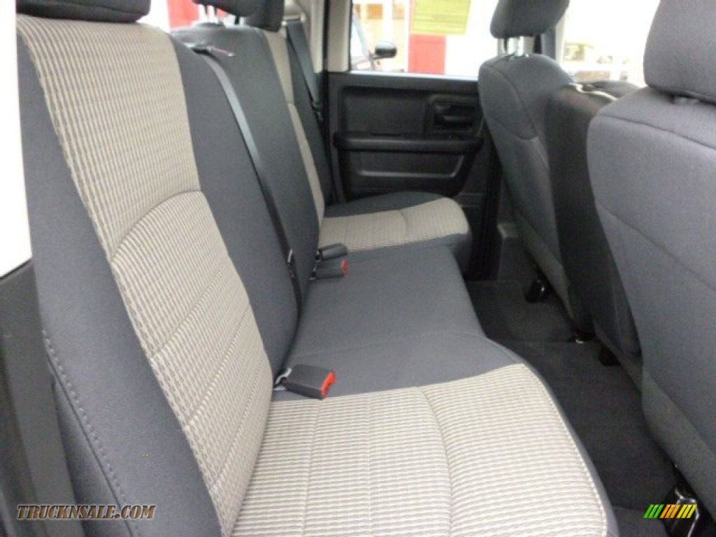2012 Ram 1500 ST Quad Cab 4x4 - Black / Dark Slate Gray/Medium Graystone photo #13