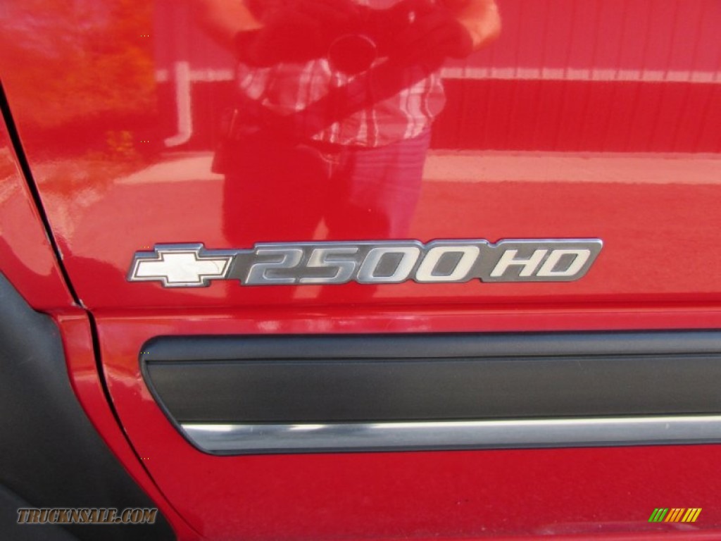 2003 Silverado 2500HD LS Regular Cab 4x4 - Victory Red / Dark Charcoal photo #10