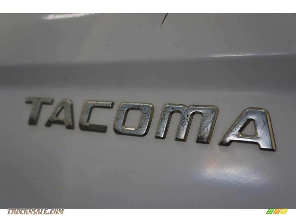 2001 Tacoma Regular Cab 4x4 - Super White / Charcoal photo #55