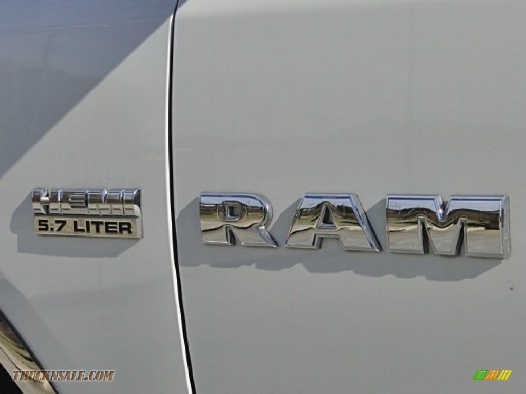 2009 Ram 1500 Laramie Crew Cab - Stone White / Light Pebble Beige/Bark Brown photo #34