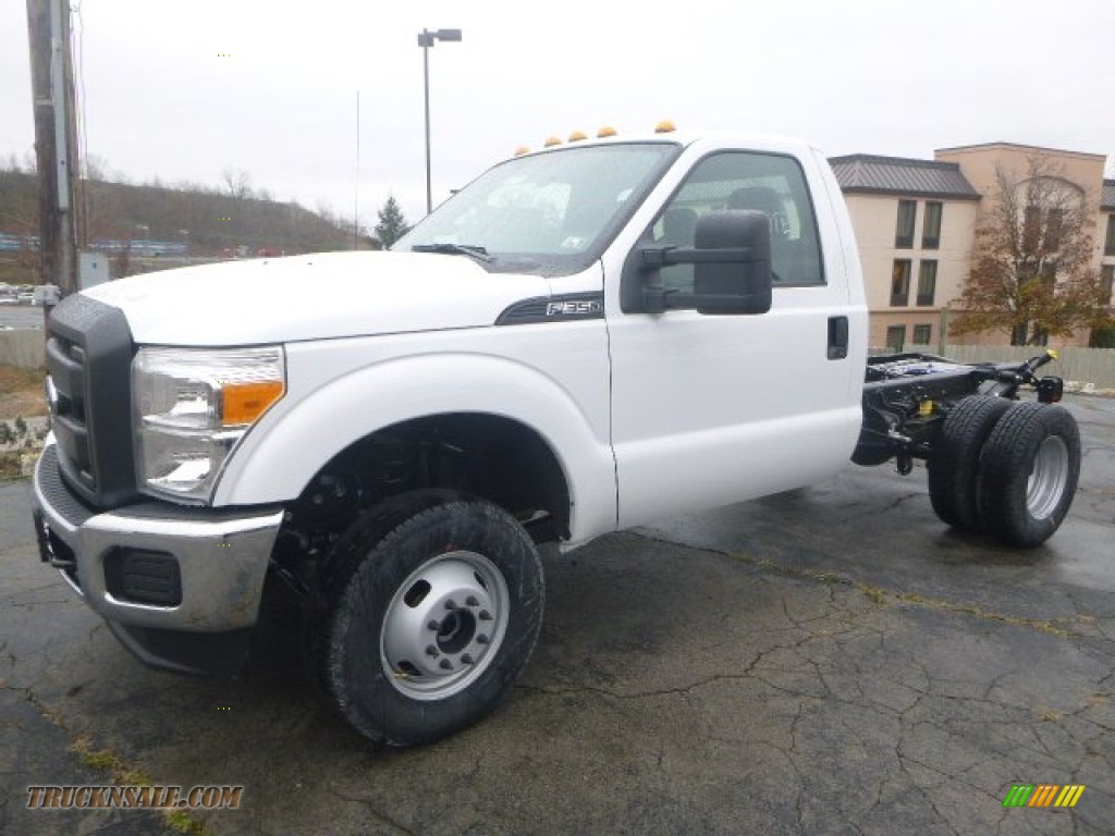 2015 F350 Super Duty XL Regular Cab 4x4 Chassis - Oxford White / Steel photo #7